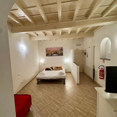 Lovely Portion Of Property Few Steps From Basilica Santa Croce ฟลอเรนซ์ ภายนอก รูปภาพ