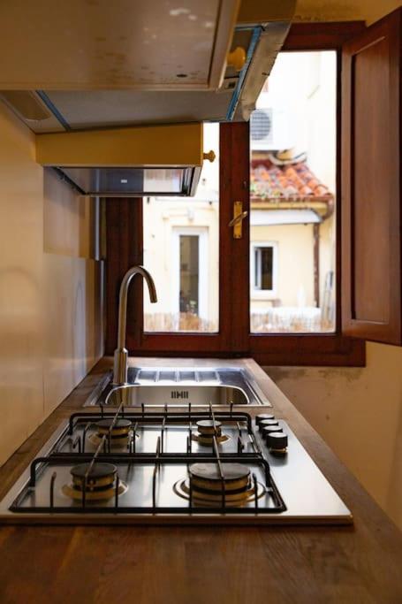 Lovely Portion Of Property Few Steps From Basilica Santa Croce ฟลอเรนซ์ ภายนอก รูปภาพ