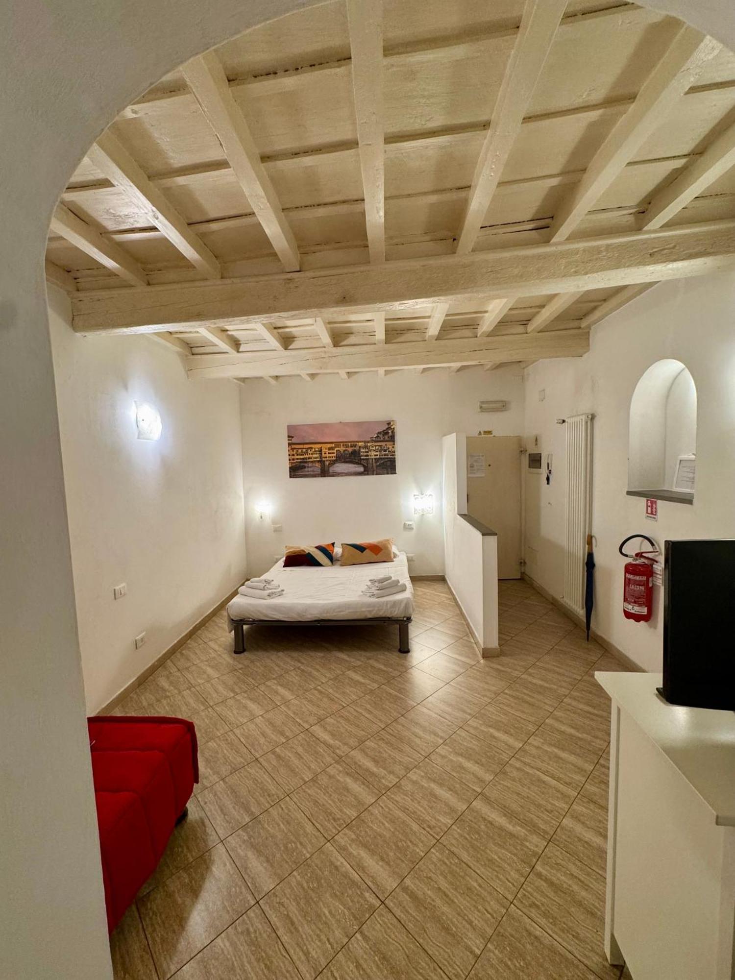 Lovely Portion Of Property Few Steps From Basilica Santa Croce ฟลอเรนซ์ ภายนอก รูปภาพ