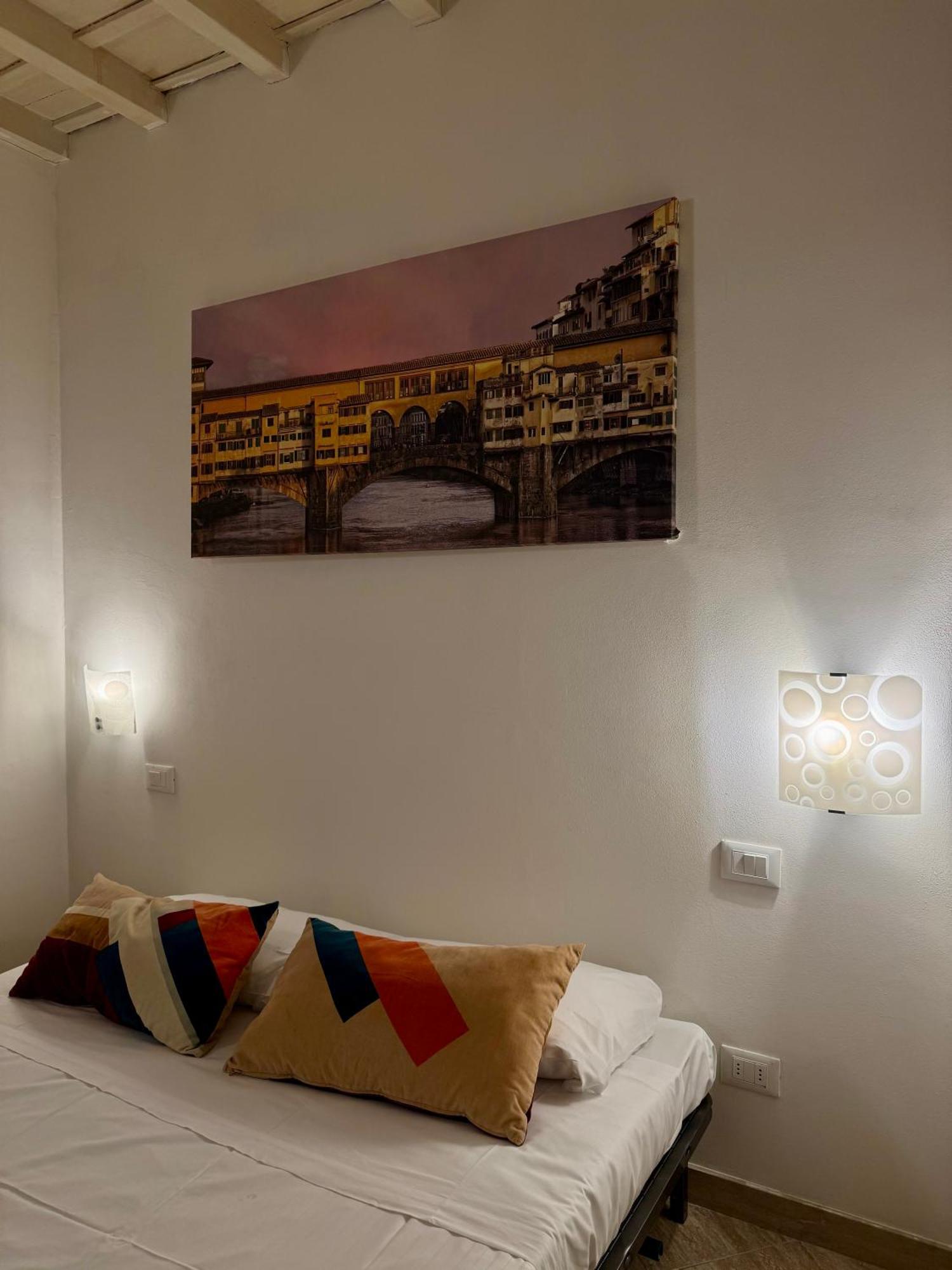 Lovely Portion Of Property Few Steps From Basilica Santa Croce ฟลอเรนซ์ ภายนอก รูปภาพ