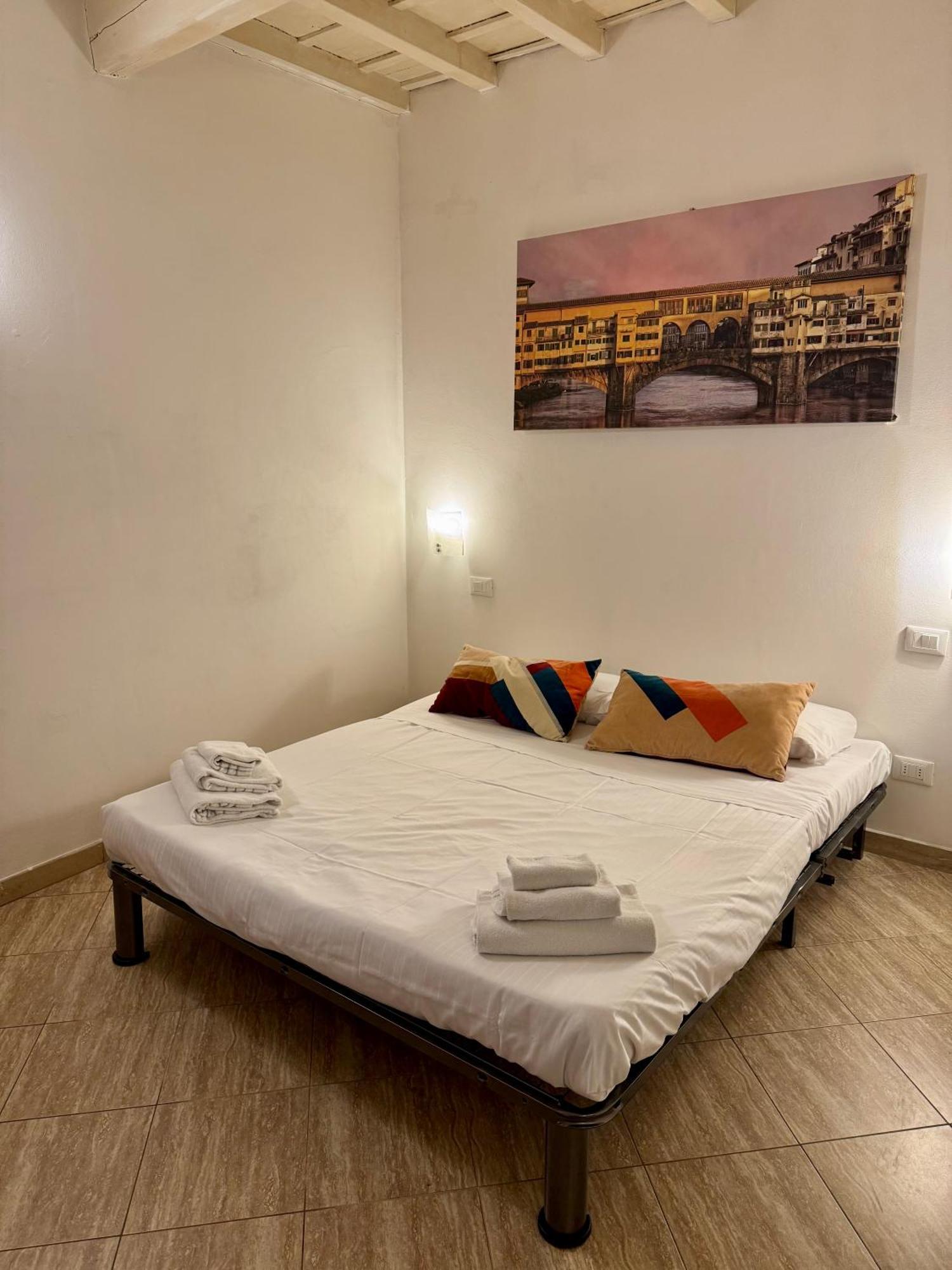 Lovely Portion Of Property Few Steps From Basilica Santa Croce ฟลอเรนซ์ ภายนอก รูปภาพ